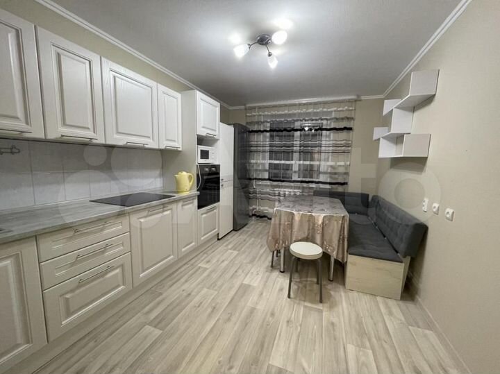 2-к. квартира, 66 м², 2/10 эт.