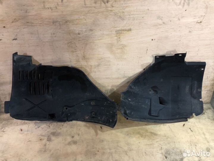 Подкрылок передний правый Mercedes-Benz S-Class