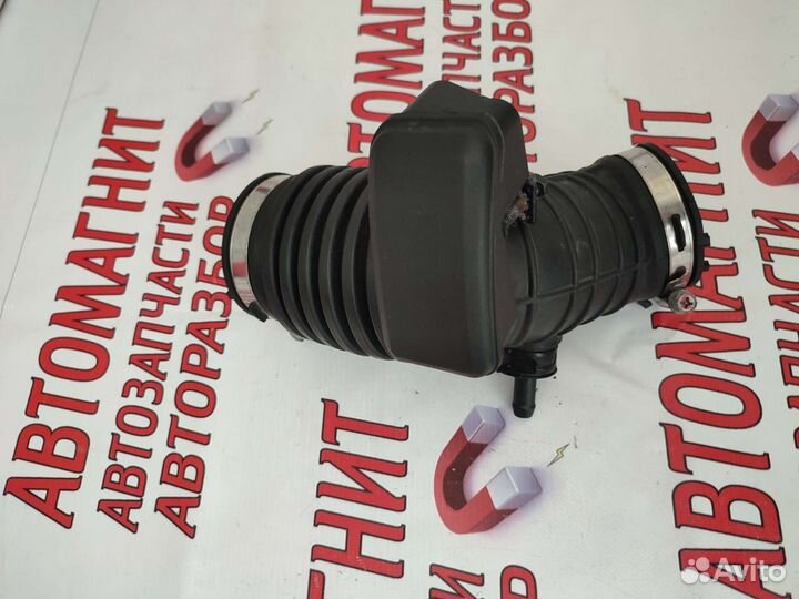 Патрубок воздушного фильтра Киа Церато 4 BD 18-22г