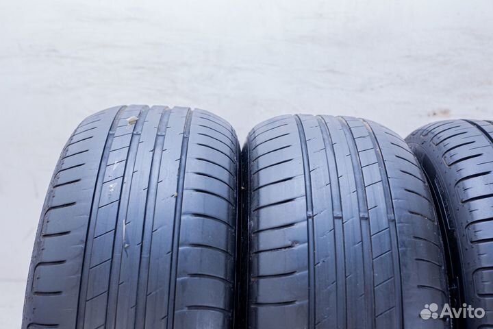 Goodyear EfficientGrip Performance 215/65 R16 98H