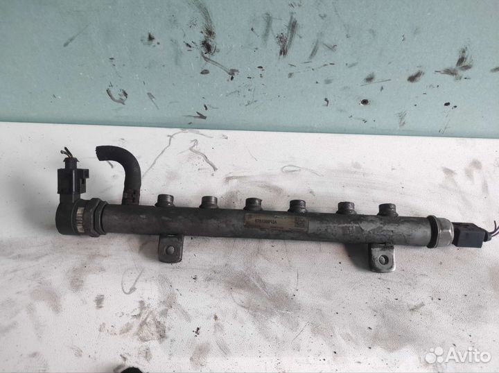 Топливная рампа Volkswagen crafter 2.5. 076130093A