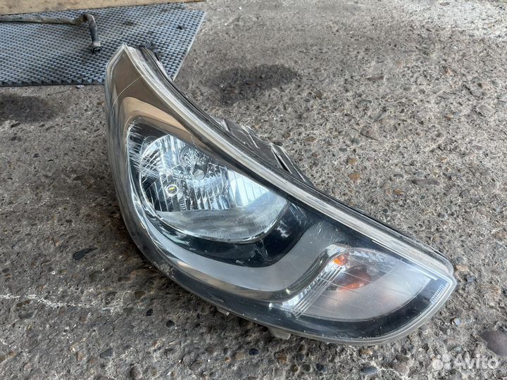 Фара правая Hyundai Solaris 1