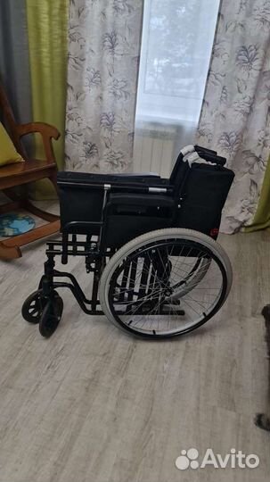Кресло-коляска для инвалидов