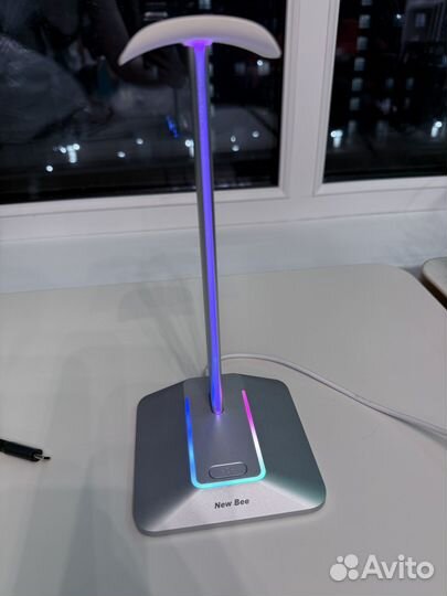 Подставка под наушники