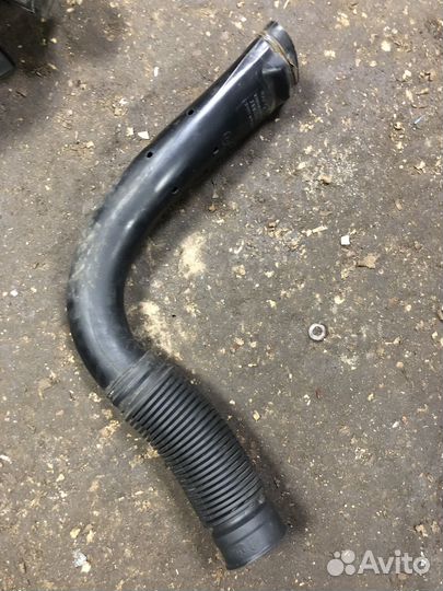 Патрубок воздушного фильтра Renault Logan 1