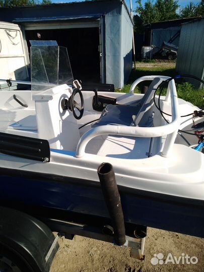Лодка с мотором