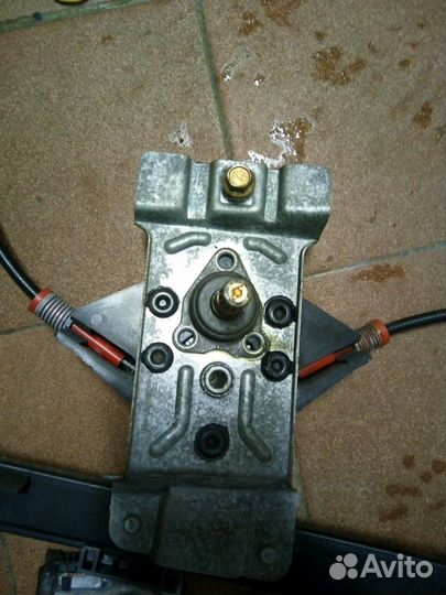 Стеклоподъёмный механизм передний Volkswagen Golf