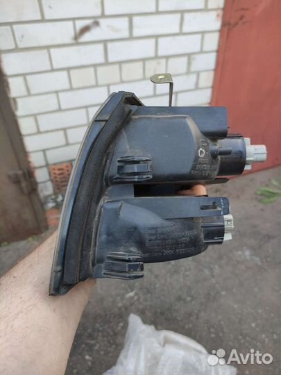 Габарит передний левый mitsubishi pajero 210-87233