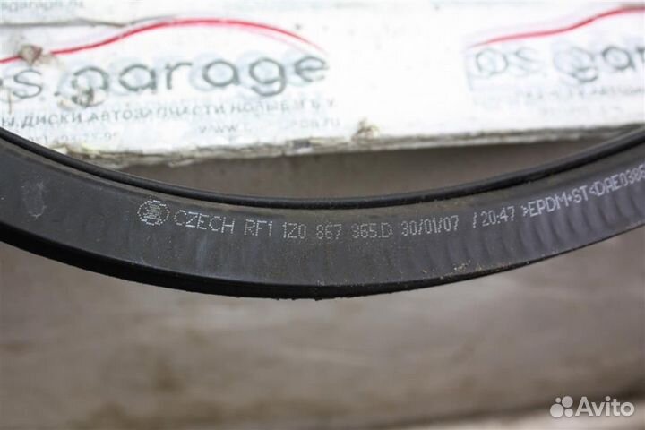 Уплотнитель кузова передней двери Skoda Octavia