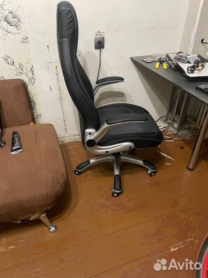 Компьютерное кресло
