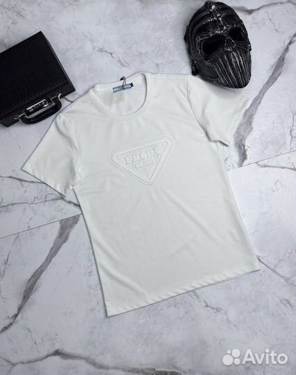 Футболка Prada
