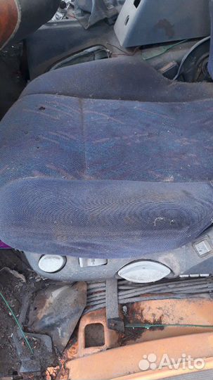 Водительское сидение Mercedes Atego