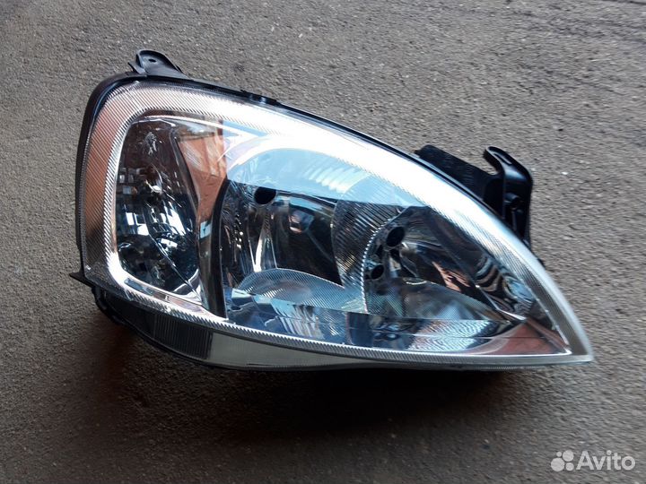 Фара правая Опель Корса С