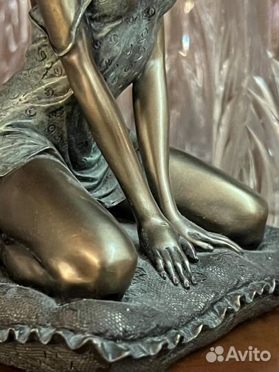 Статуэтка девушка