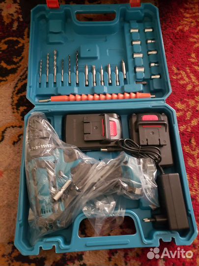 Шуруповерт makita 18v новый