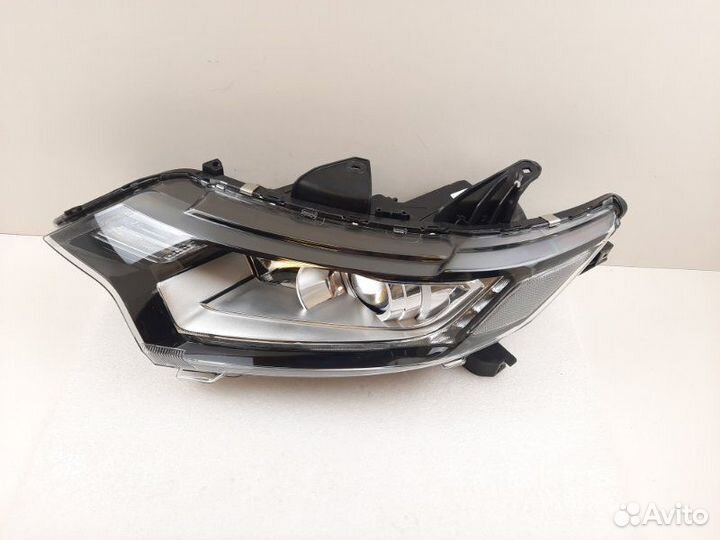 Фара левая Mitsubishi Outlander 3 2015-2018