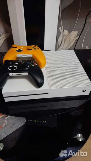 Xbox One s 1tb с играми