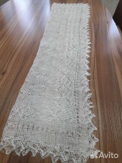 Шарф палантин новый пуховый ручной работы молочно