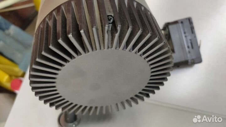 Светильник на трек