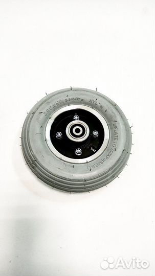 Колесо пневматическое с металлическим диском, пара