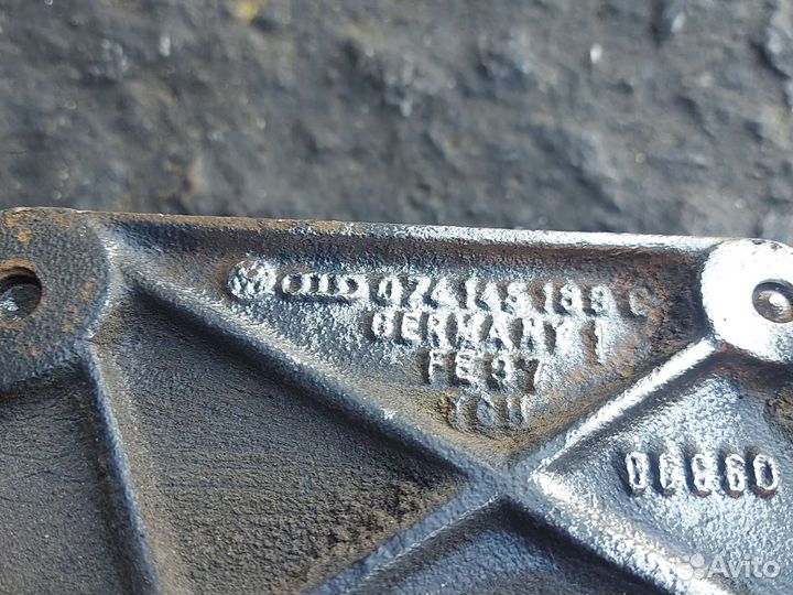 Натяжитель ремня Кронштейн Фольксваген LT 2.5D