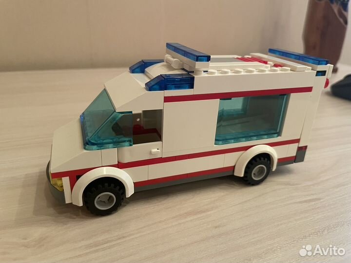 Lego автомобиль скорой помощи