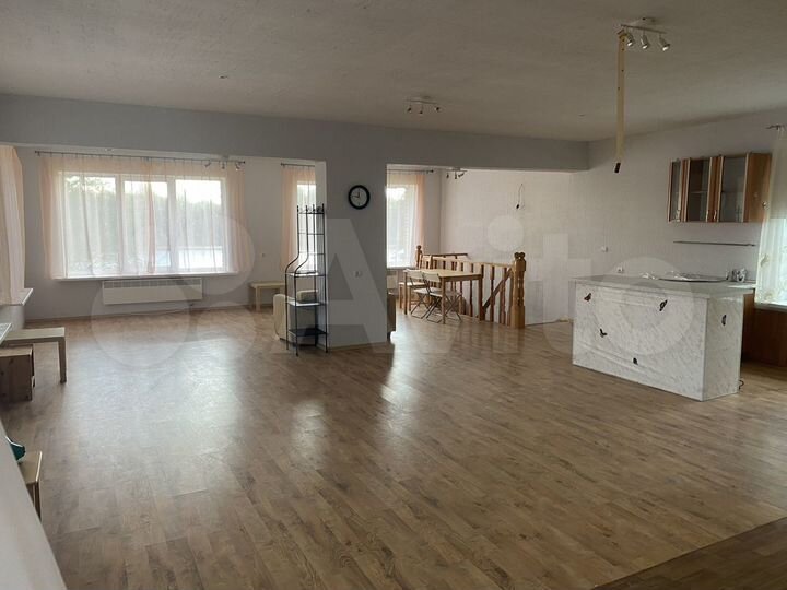 Коттедж 256 м² на участке 17 сот.