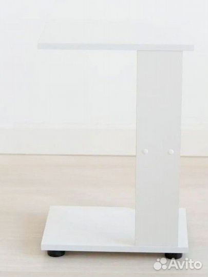 Журнальный прикроватный столик