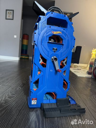 Hot wheels трек гараж