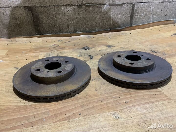 Тормозные диски передние Toyota Yaris