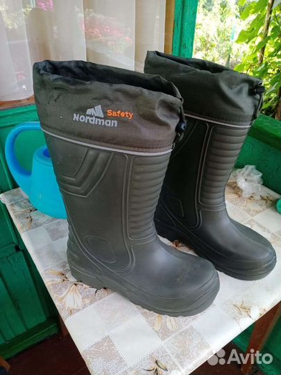 Резиновые сапоги новые