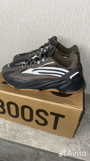 Кроссовки Adidas Yeezy Boost 700 v2 