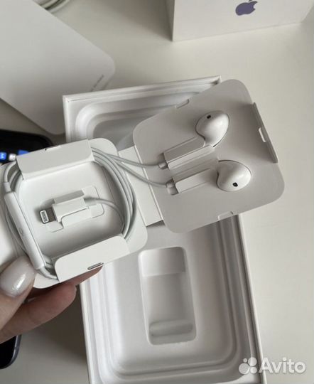 Наушники apple earpods lightning проводные