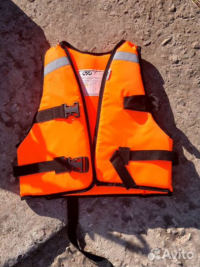 Спасательный жилет