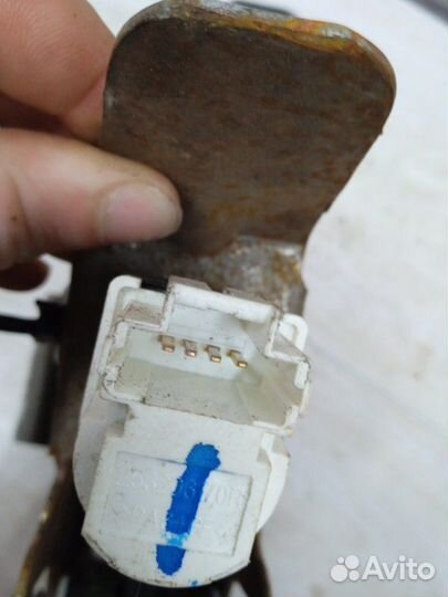 Педаль тормоза Renault Logan 2 седан K7MA812 2019