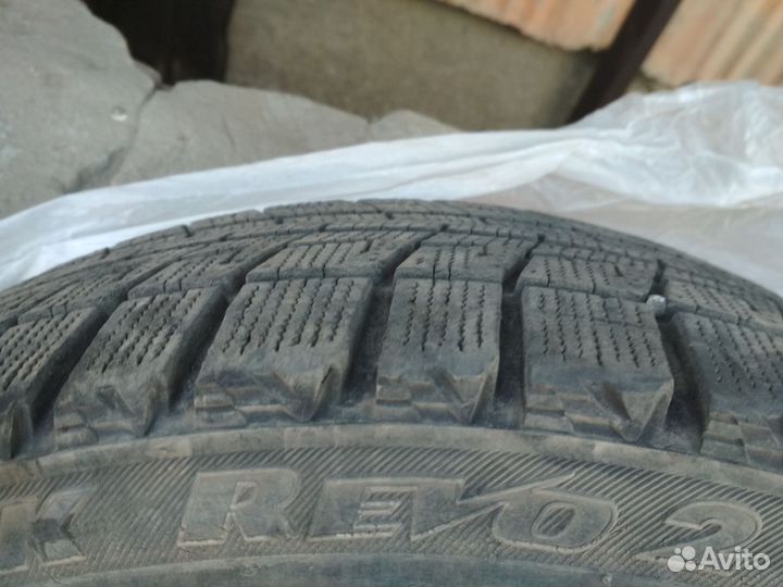 Bridgestone Blizzak Revo2 225/45 R18