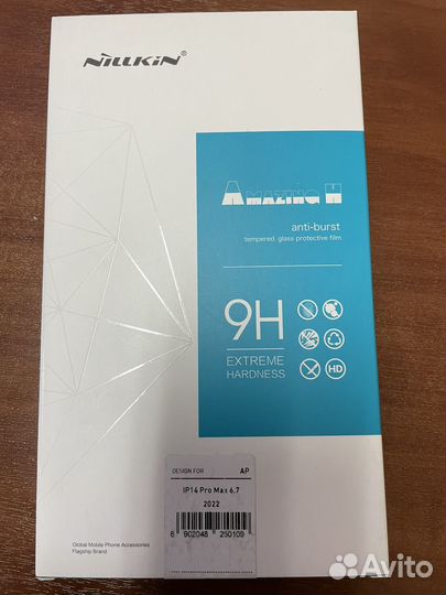 Защитное стекло Nillkin на iPhone 14 pro max
