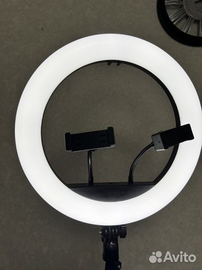 Кольцевая лампа со штативом
