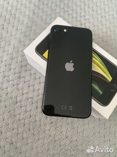 iPhone SE, 64 ГБ