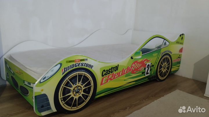 Кровать машинка