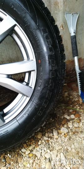 Колеса зимние шипованные 215/65/16. Литьё 5*114,3
