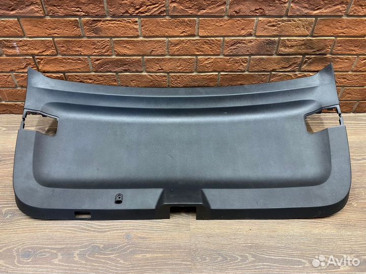 Обшивка двери багажника Volkswagen Taos 2020+