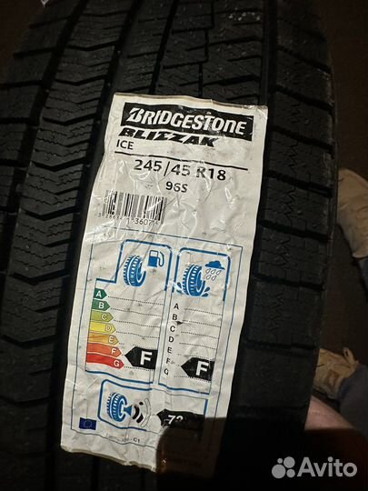Bridgestone Blizzak Ice 245/45 R18