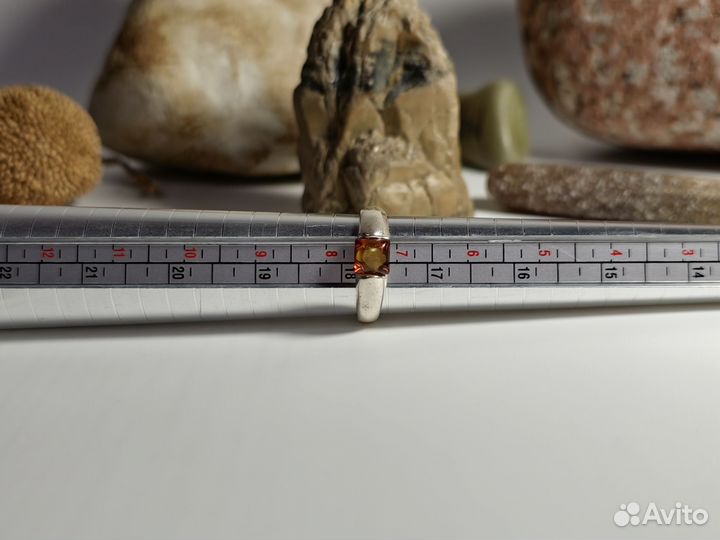 Кольца с янтарем