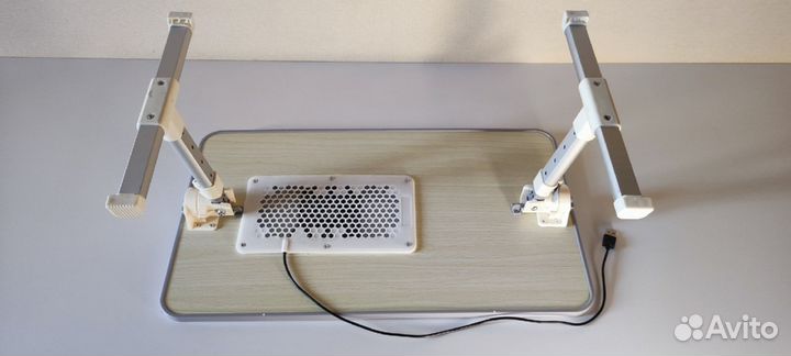 Столик для ноутбука в кровать