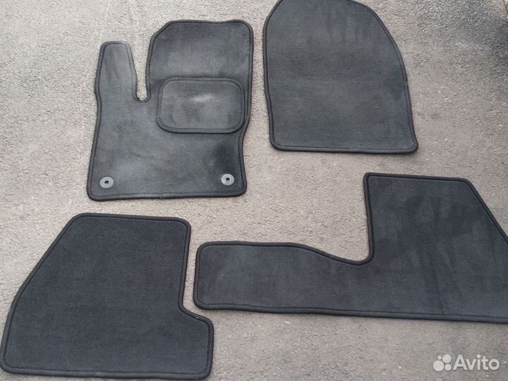 Ворсовые коврики на Ford Focus 3