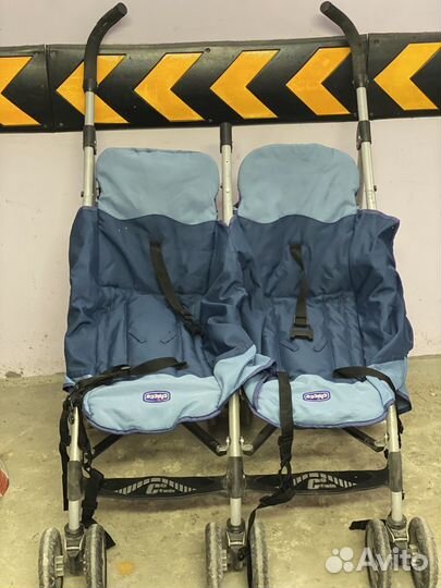 Chicco коляска-трость двухместная