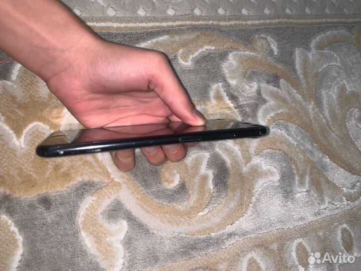 Телефон iPhone 7 plus