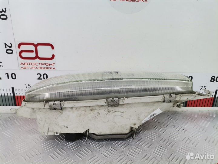 Фара передняя для Ford Fiesta 4 1042630