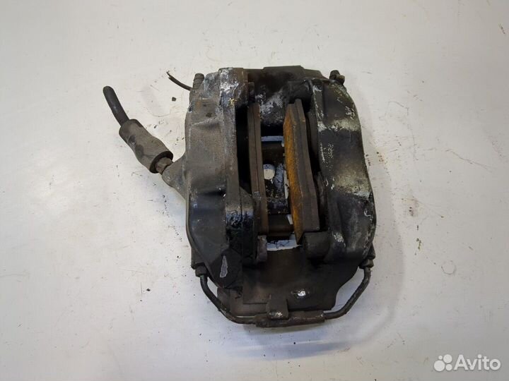 Суппорт BMW 7 E38, 2000